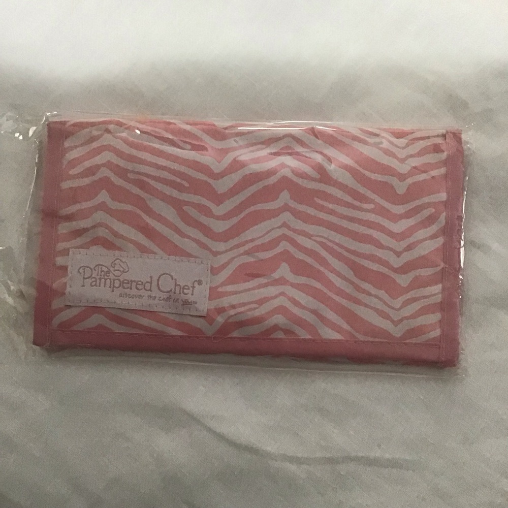 Pampered Chef Pink Zebra Coupon Holder, New in Package